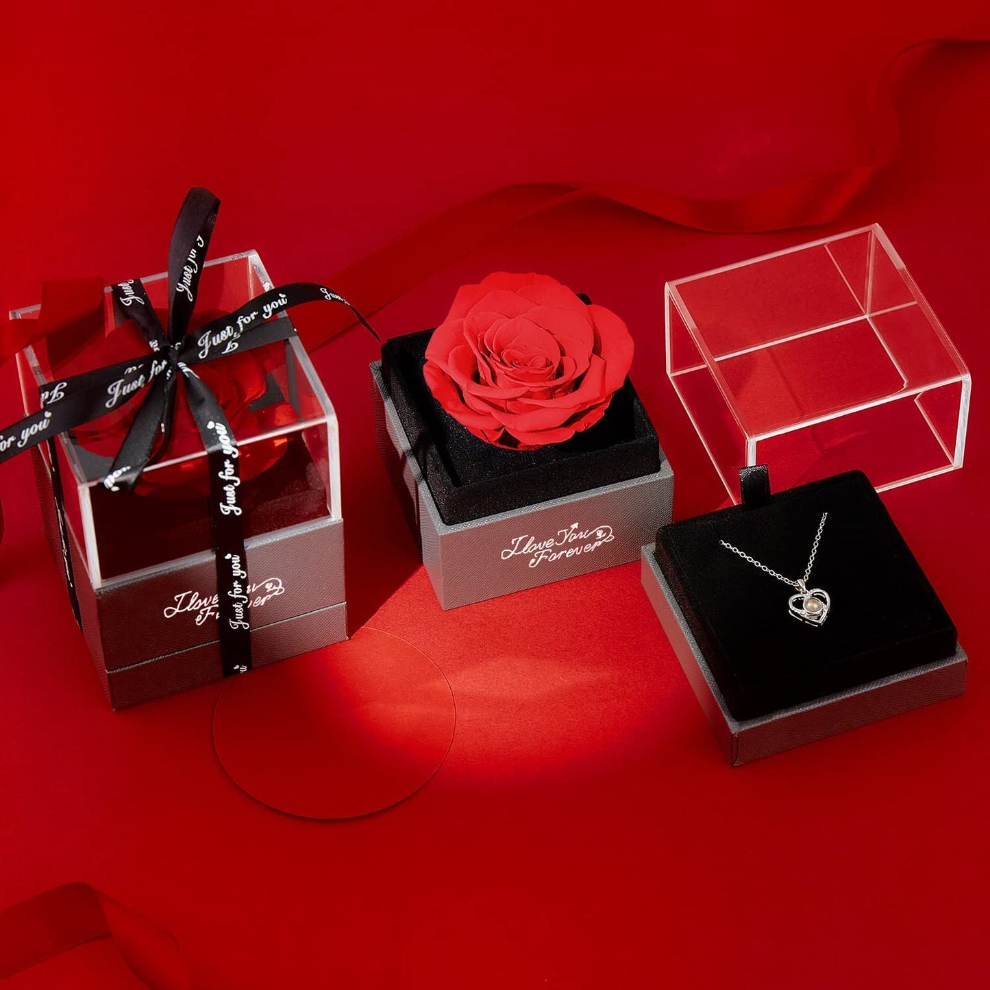 Love Creations: Rose box with Heart Necklace